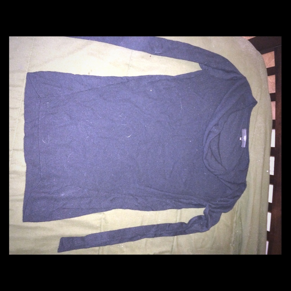 Long sleeve scoop neck shirt